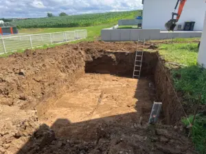 Fouille terrassée prête à accueillir une piscine